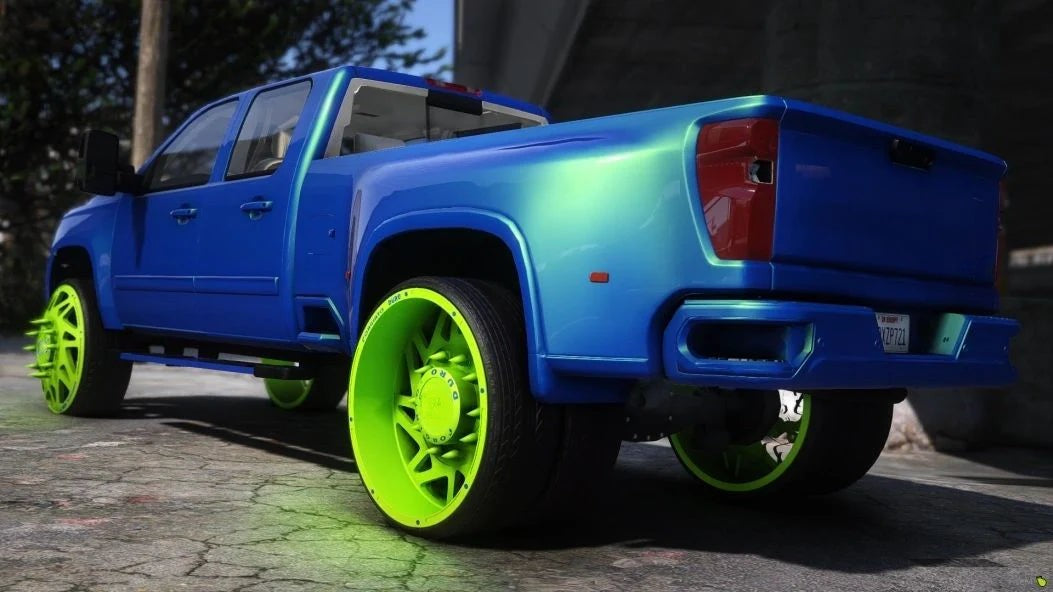 (Unbranded) 2015 Chevy Tahoe 3500 Dually Custom on 30″ Forgiatos